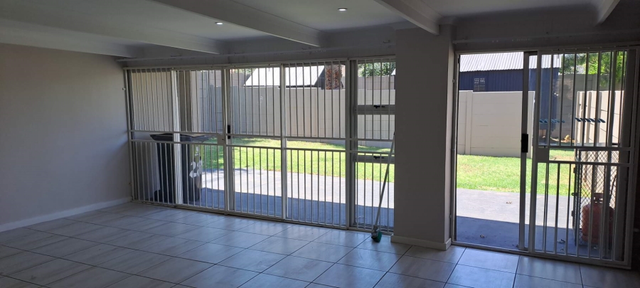 3 Bedroom Property for Sale in Brackendowns Gauteng