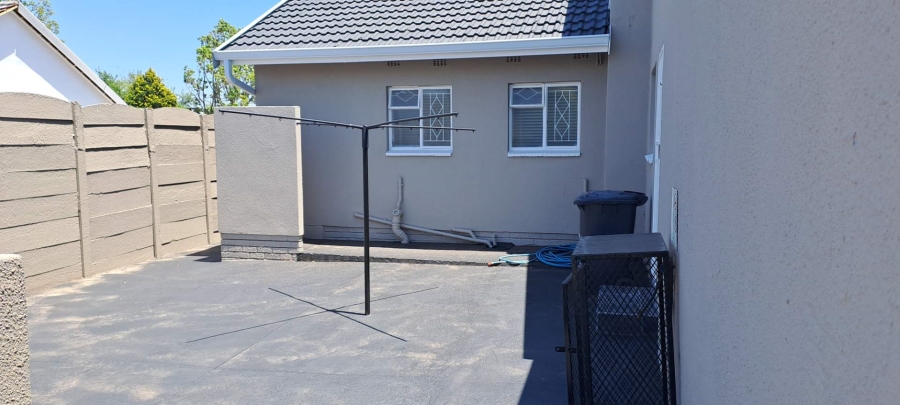 3 Bedroom Property for Sale in Brackendowns Gauteng