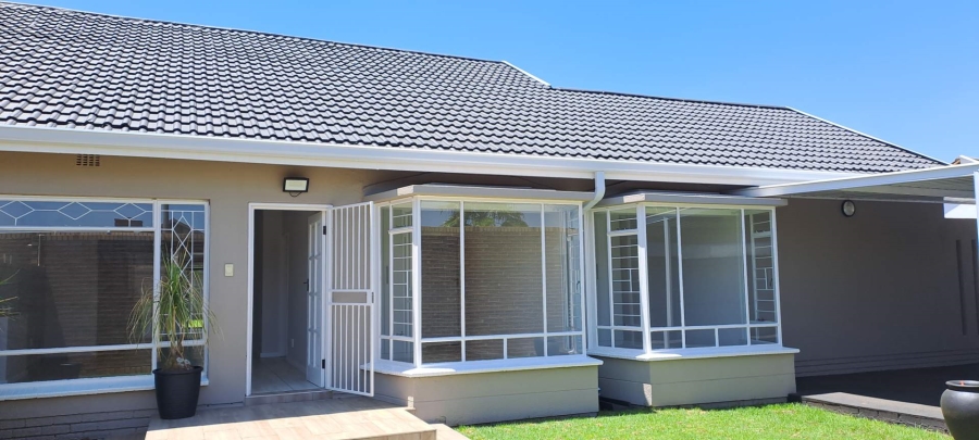 3 Bedroom Property for Sale in Brackendowns Gauteng