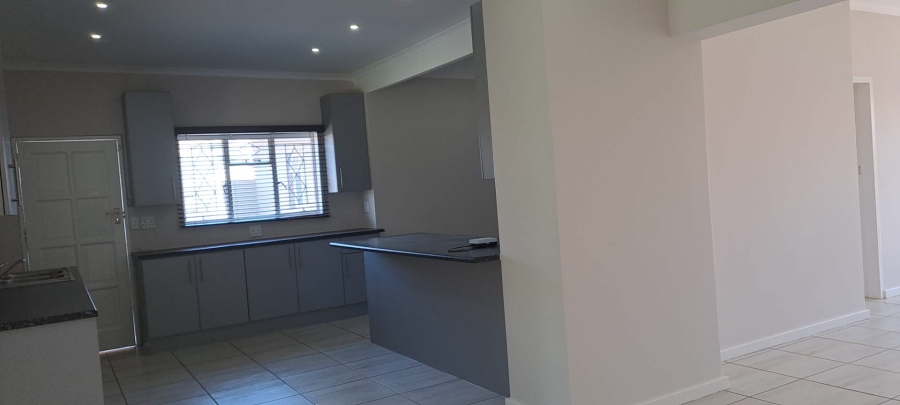 3 Bedroom Property for Sale in Brackendowns Gauteng