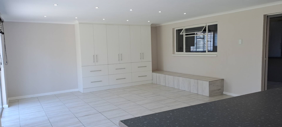 3 Bedroom Property for Sale in Brackendowns Gauteng