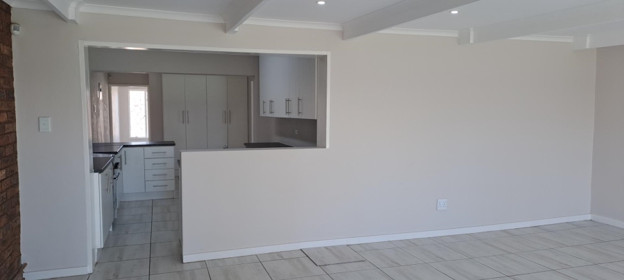 3 Bedroom Property for Sale in Brackendowns Gauteng