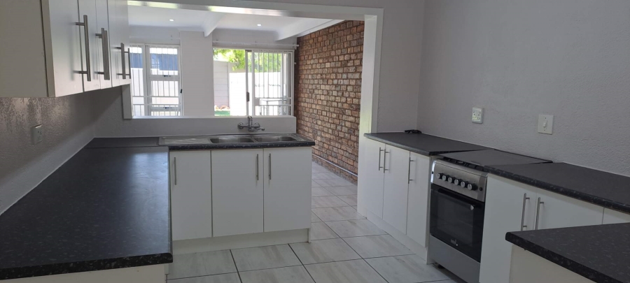 3 Bedroom Property for Sale in Brackendowns Gauteng