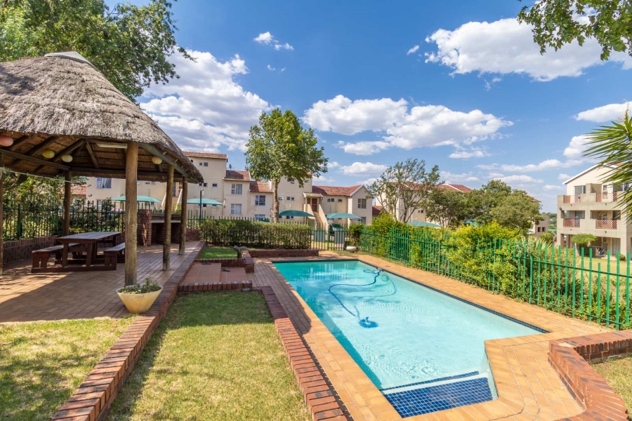 2 Bedroom Property for Sale in Bromhof Gauteng