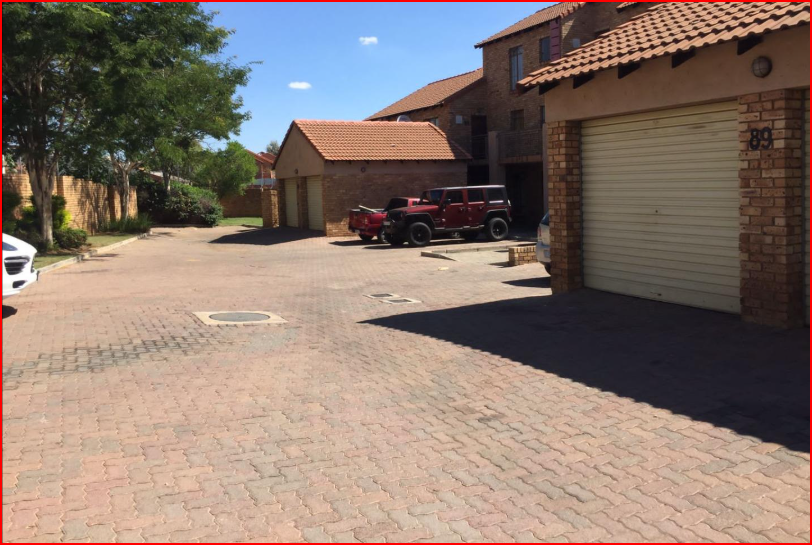 2 Bedroom Property for Sale in Noordwyk Gauteng