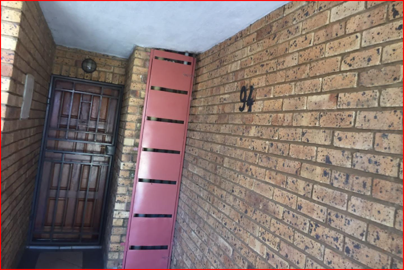 2 Bedroom Property for Sale in Noordwyk Gauteng