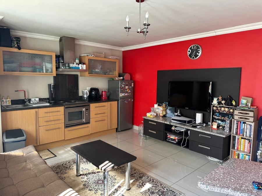 To Let 1 Bedroom Property for Rent in Hurlingham Gauteng