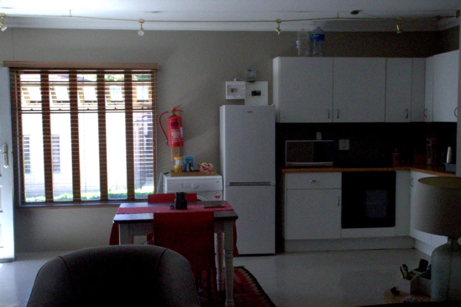 To Let 1 Bedroom Property for Rent in Rosebank Gauteng