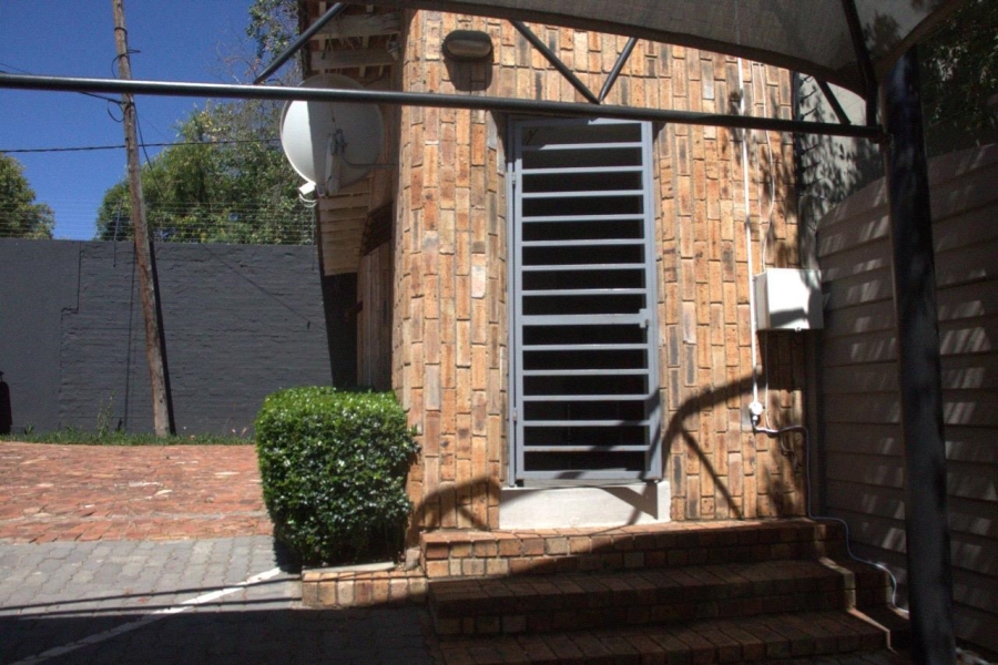 To Let 1 Bedroom Property for Rent in Rosebank Gauteng