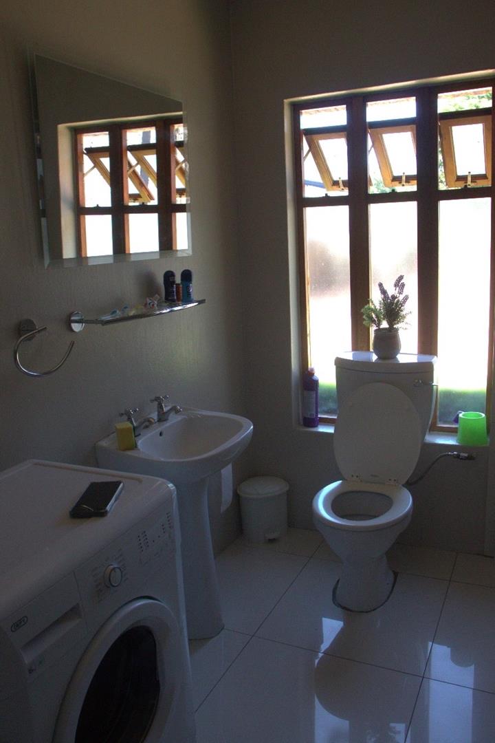 To Let 1 Bedroom Property for Rent in Rosebank Gauteng