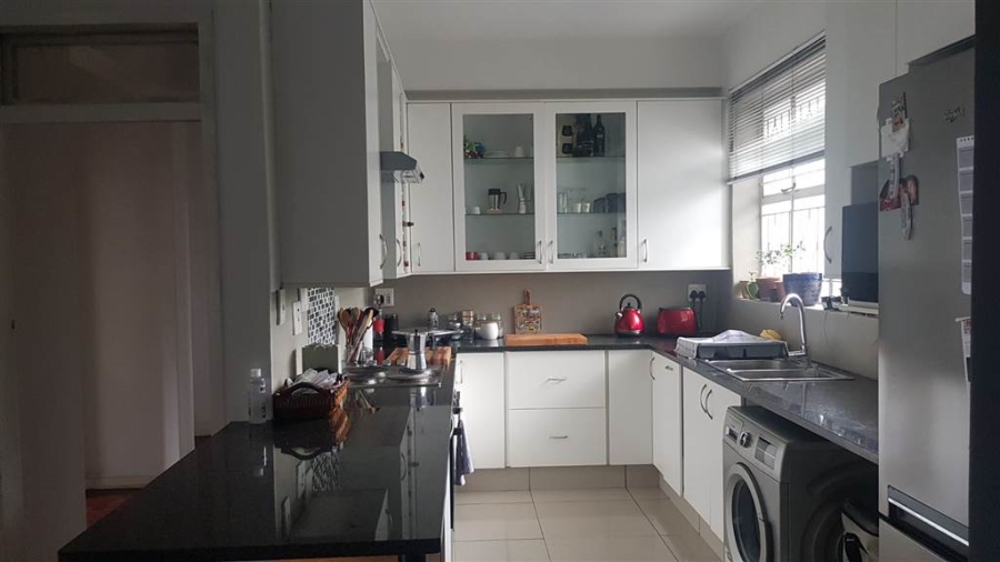 To Let 2 Bedroom Property for Rent in Illovo Gauteng