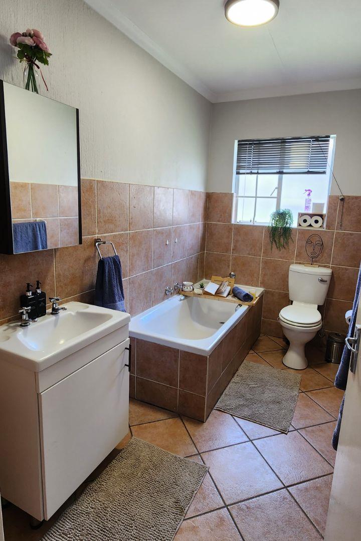 To Let 3 Bedroom Property for Rent in Radiokop Gauteng