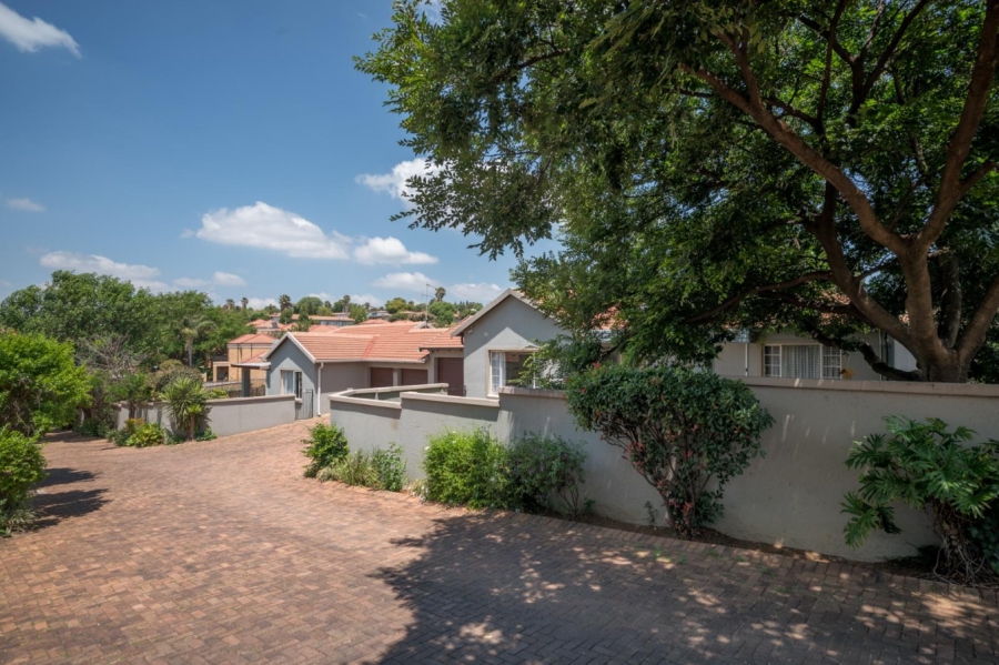 To Let 3 Bedroom Property for Rent in Radiokop Gauteng