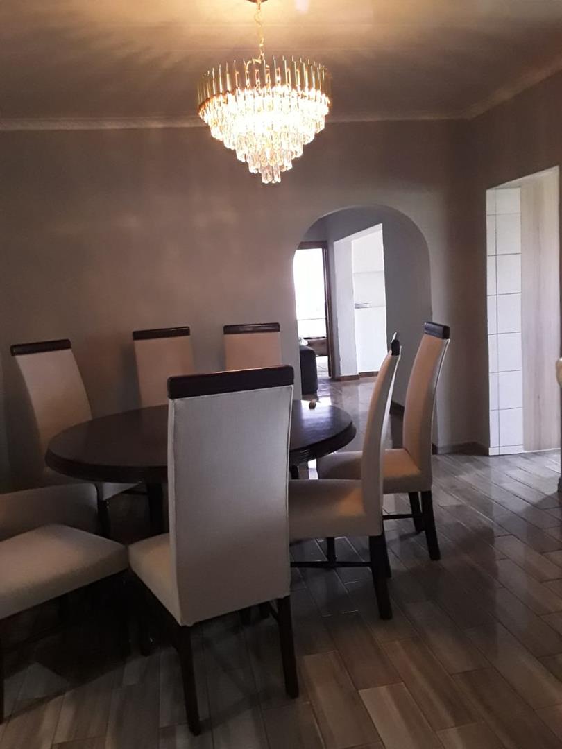 To Let 6 Bedroom Property for Rent in Dersley Gauteng