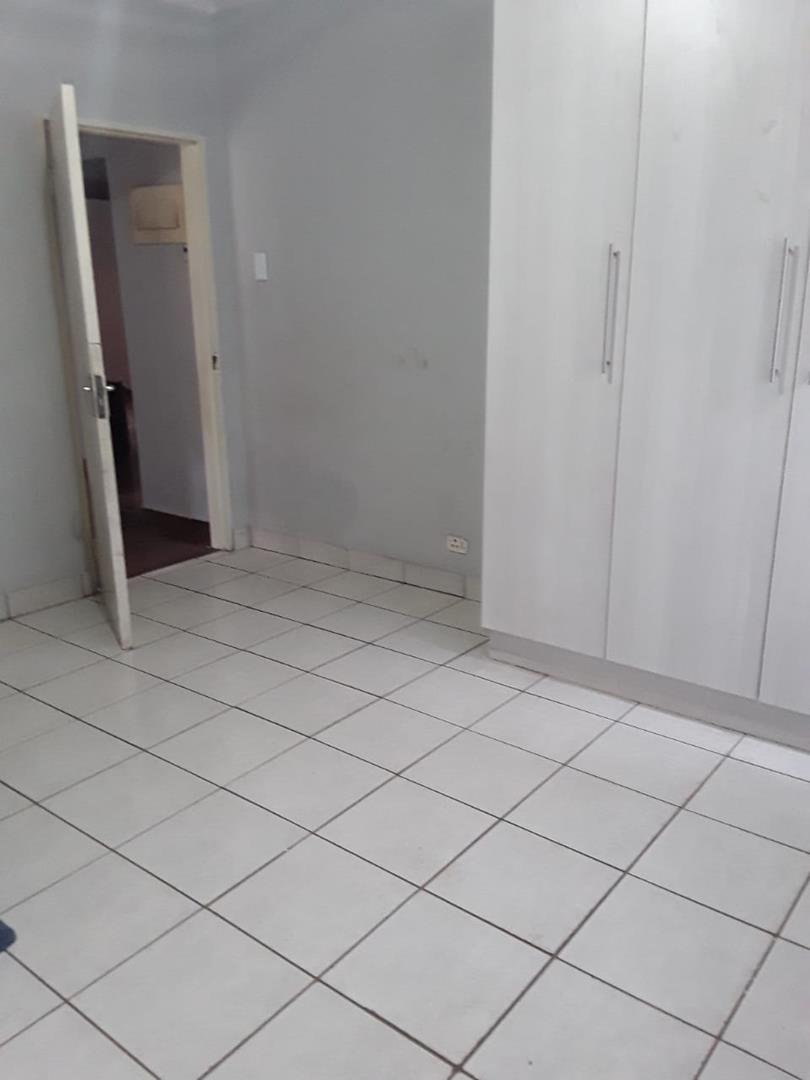 To Let 6 Bedroom Property for Rent in Dersley Gauteng