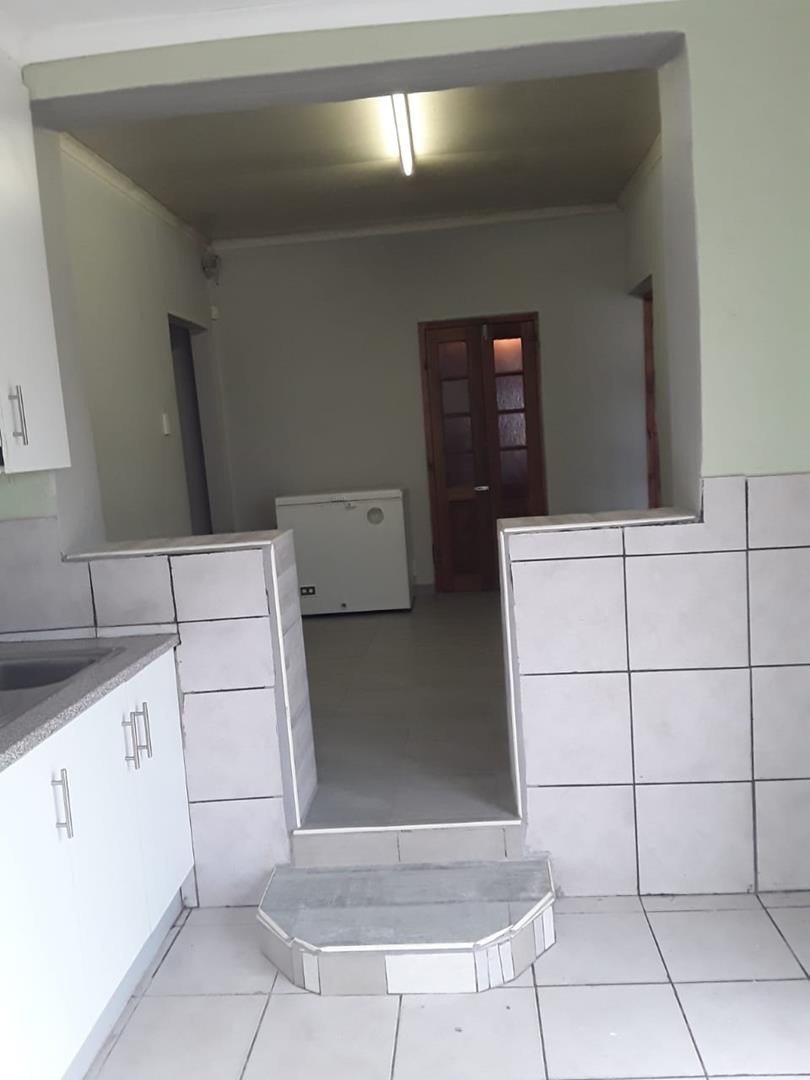 To Let 6 Bedroom Property for Rent in Dersley Gauteng