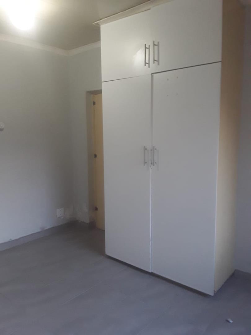 To Let 6 Bedroom Property for Rent in Dersley Gauteng