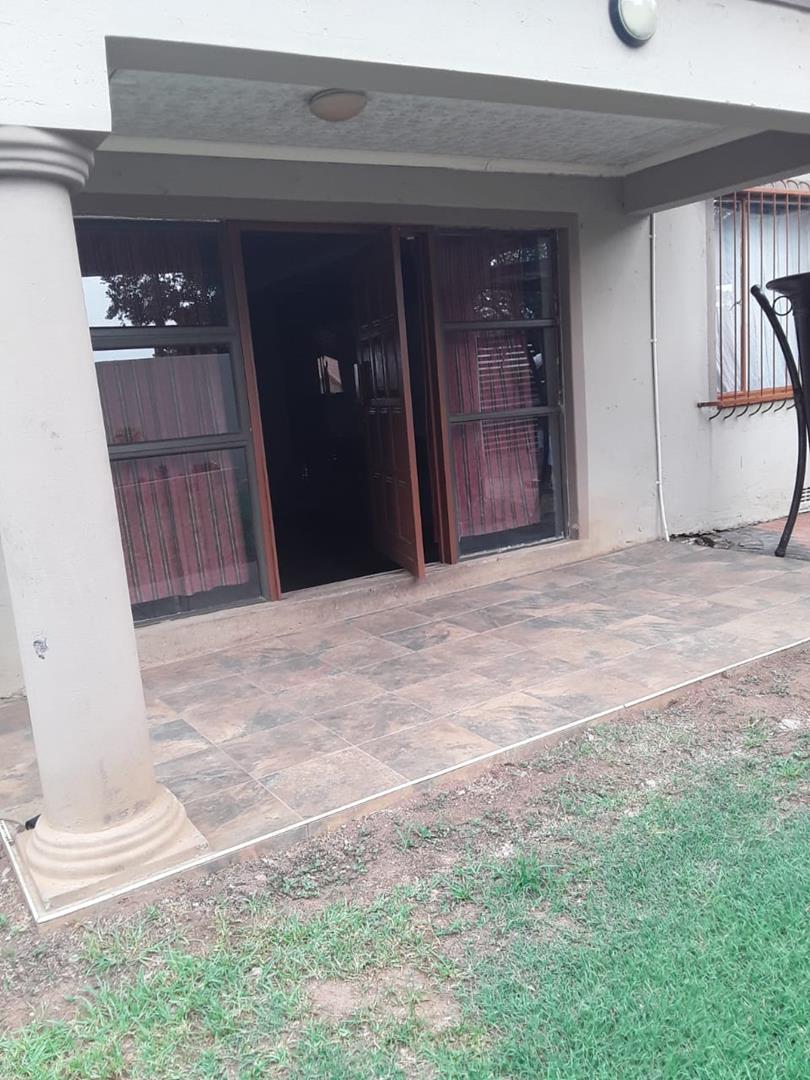 To Let 6 Bedroom Property for Rent in Dersley Gauteng