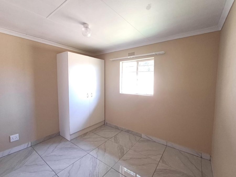 To Let 2 Bedroom Property for Rent in Maraisburg Gauteng