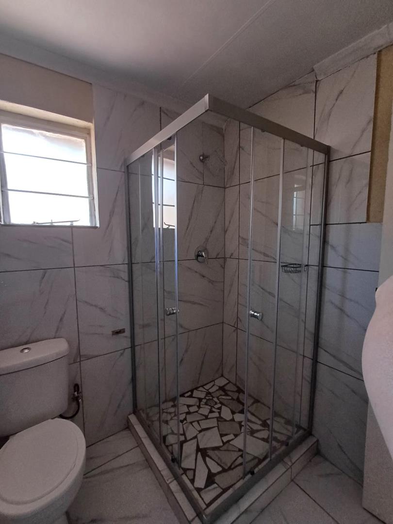 To Let 2 Bedroom Property for Rent in Maraisburg Gauteng