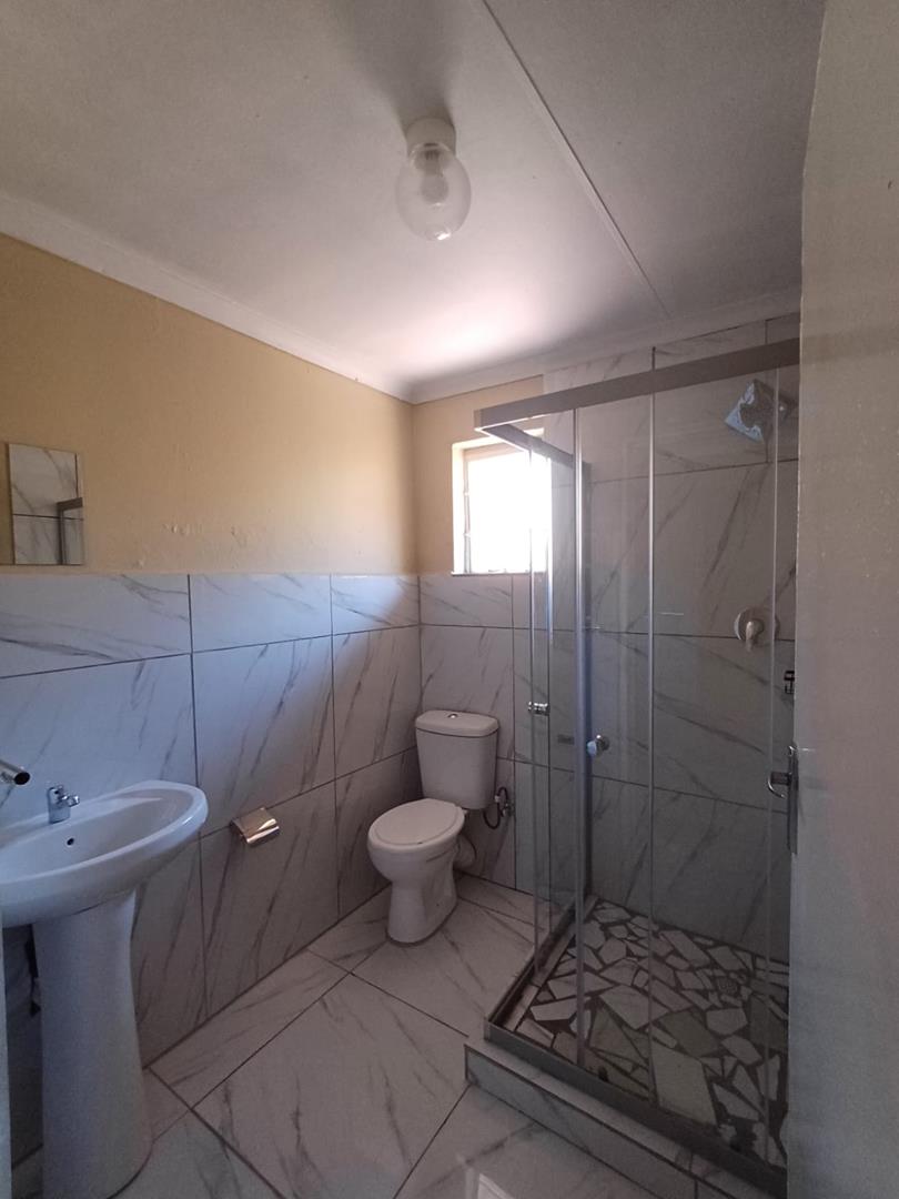 To Let 2 Bedroom Property for Rent in Maraisburg Gauteng