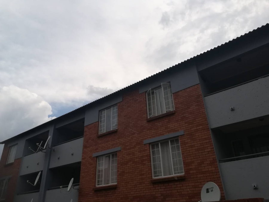 To Let 2 Bedroom Property for Rent in Die Hoewes Gauteng