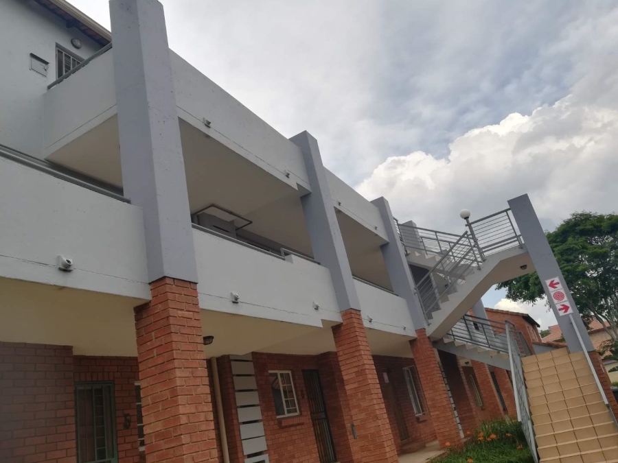 To Let 2 Bedroom Property for Rent in Die Hoewes Gauteng