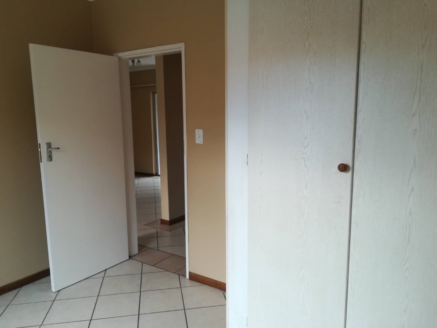 To Let 2 Bedroom Property for Rent in Die Hoewes Gauteng