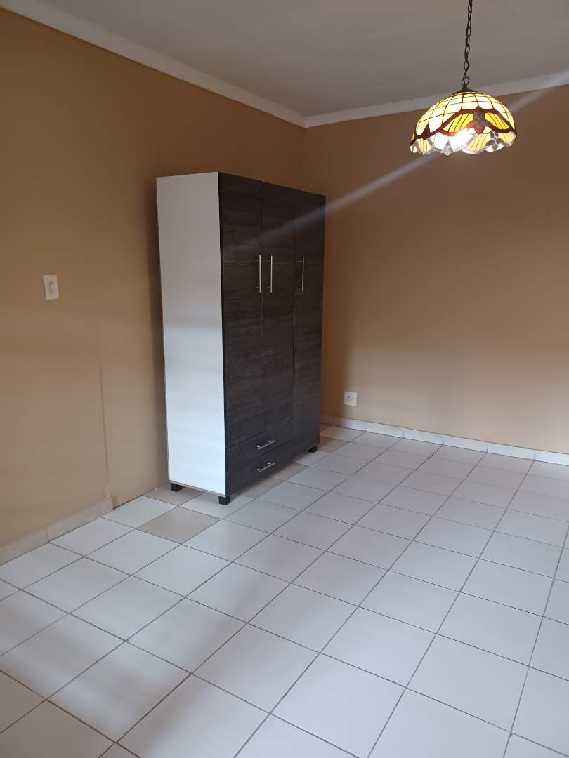 To Let 1 Bedroom Property for Rent in Silverton Ext 11 Gauteng