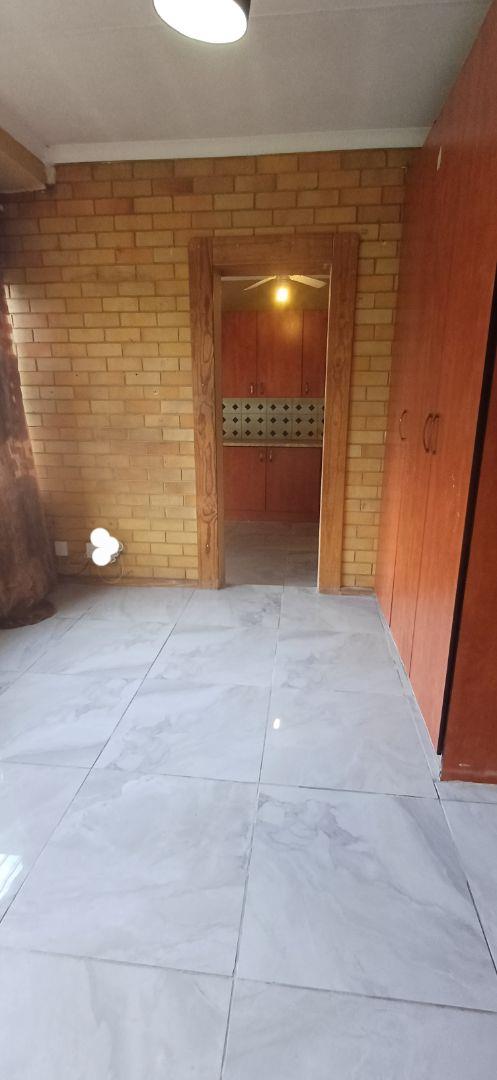 To Let 1 Bedroom Property for Rent in Silverton Ext 11 Gauteng