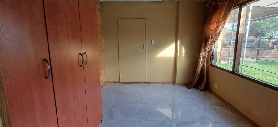 To Let 1 Bedroom Property for Rent in Silverton Ext 11 Gauteng