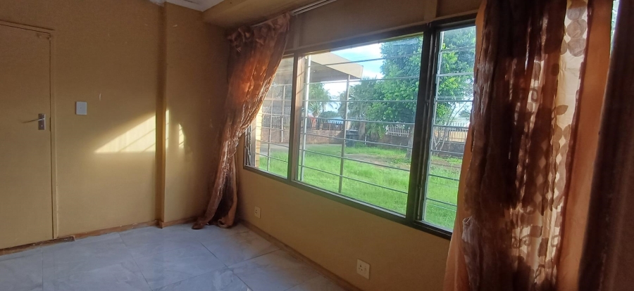 To Let 1 Bedroom Property for Rent in Silverton Ext 11 Gauteng