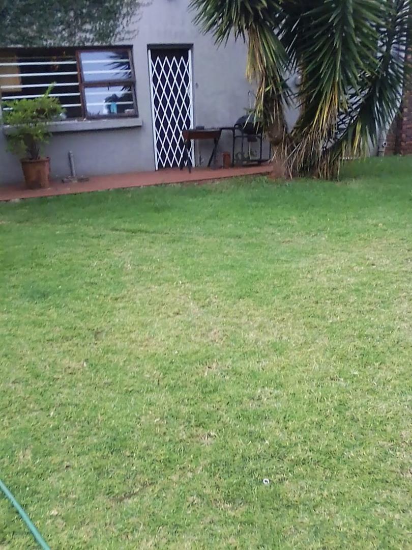 To Let 1 Bedroom Property for Rent in Murrayfield Gauteng