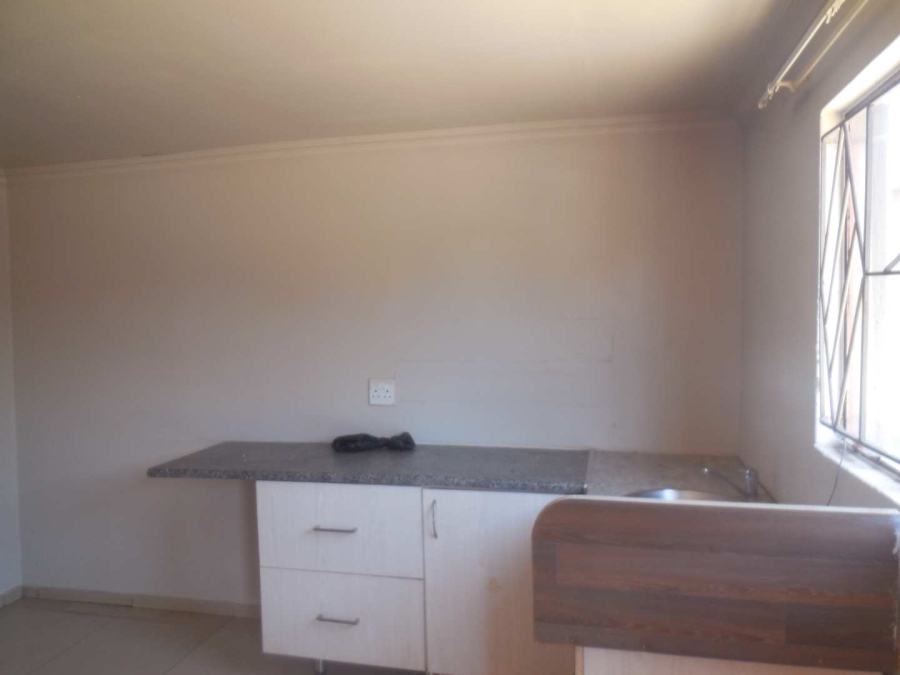 To Let 1 Bedroom Property for Rent in East Lynne Gauteng