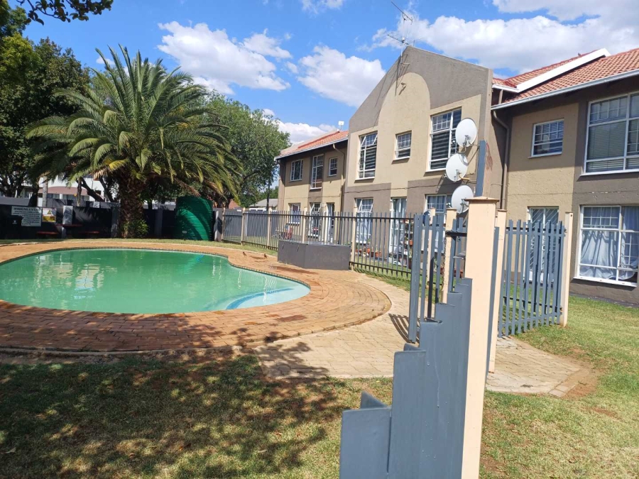 3 Bedroom Property for Sale in Verwoerdpark Gauteng