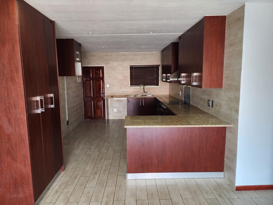 3 Bedroom Property for Sale in Bassonia Gauteng