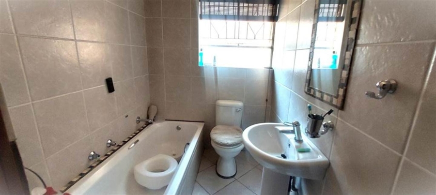 To Let 3 Bedroom Property for Rent in Mayberry Park Gauteng