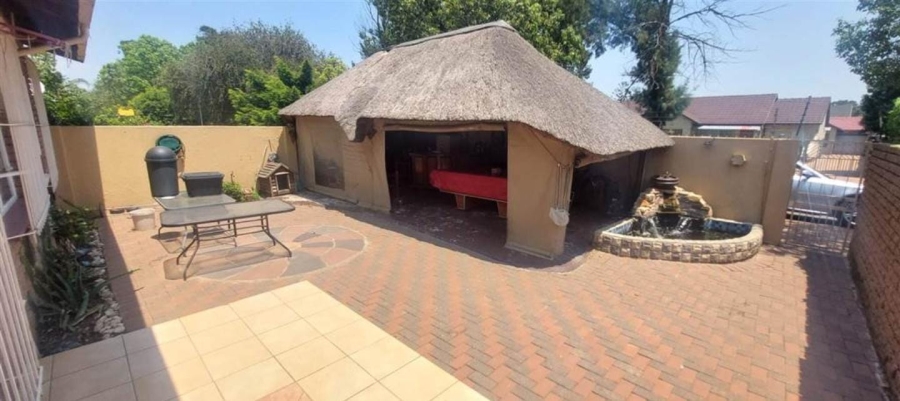 To Let 3 Bedroom Property for Rent in Mayberry Park Gauteng