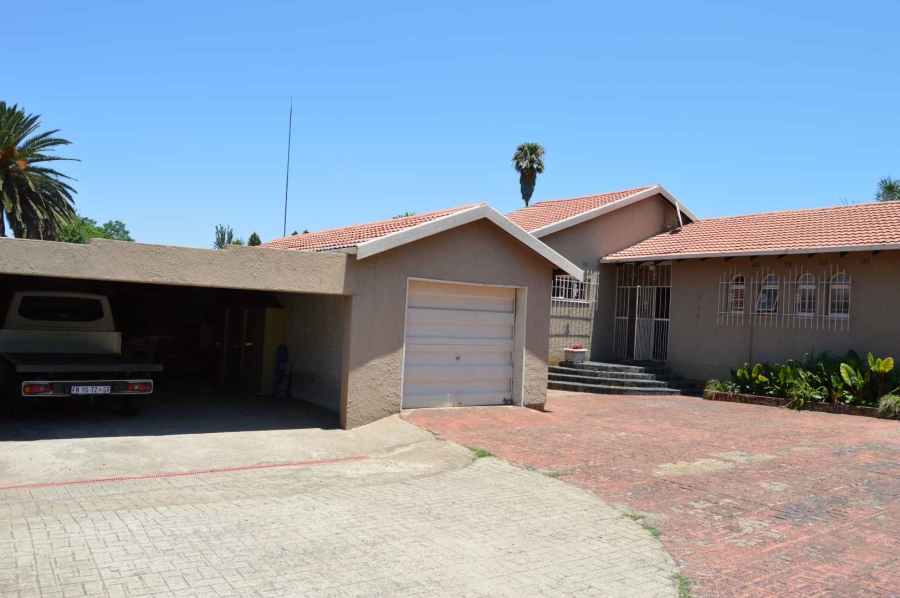 3 Bedroom Property for Sale in Verwoerdpark Gauteng