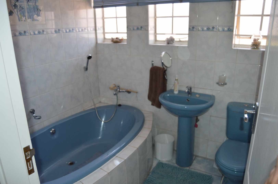 3 Bedroom Property for Sale in Verwoerdpark Gauteng