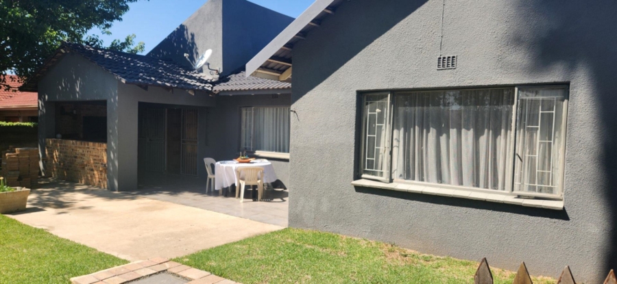 3 Bedroom Property for Sale in General Albertspark Gauteng