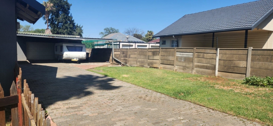 3 Bedroom Property for Sale in General Albertspark Gauteng