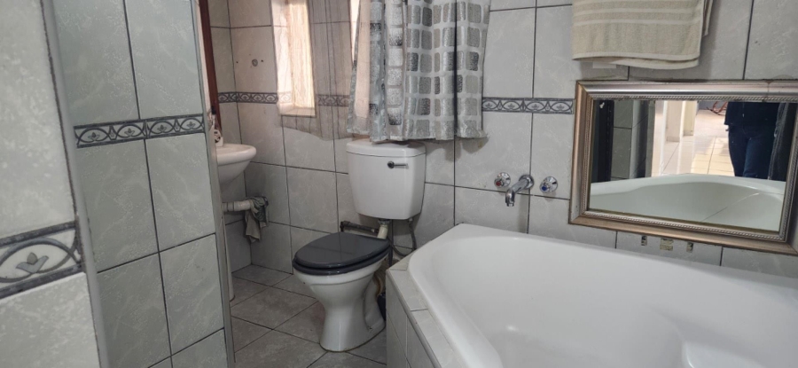 3 Bedroom Property for Sale in General Albertspark Gauteng