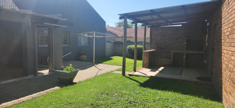 3 Bedroom Property for Sale in General Albertspark Gauteng