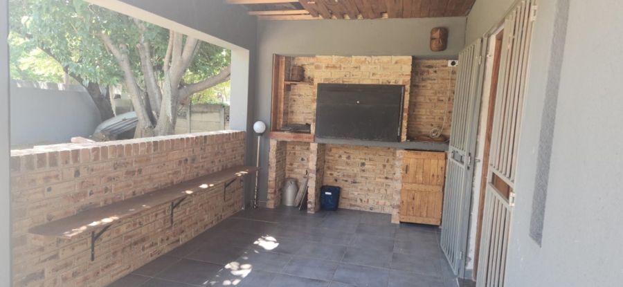 3 Bedroom Property for Sale in General Albertspark Gauteng