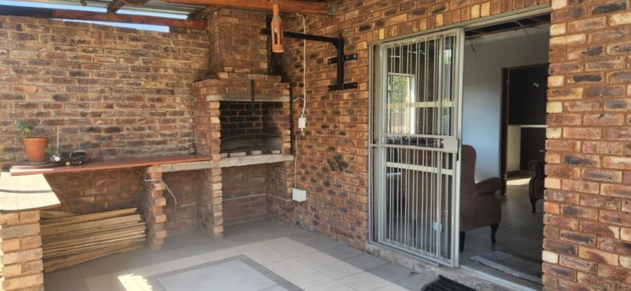 3 Bedroom Property for Sale in General Albertspark Gauteng