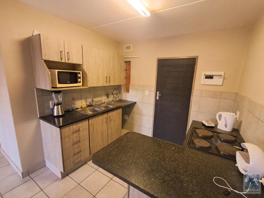 2 Bedroom Property for Sale in Heuweloord Gauteng