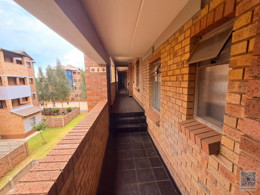 2 Bedroom Property for Sale in Heuweloord Gauteng