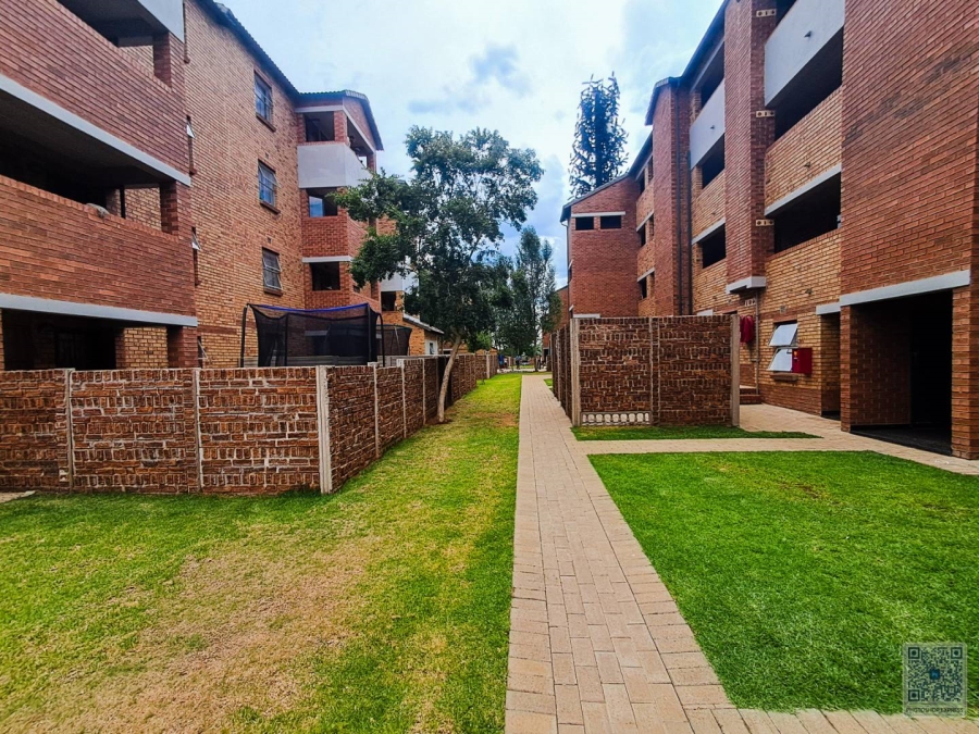 2 Bedroom Property for Sale in Heuweloord Gauteng