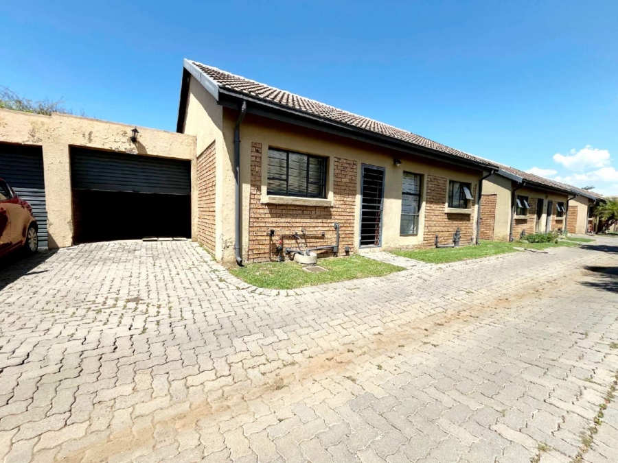 2 Bedroom Property for Sale in Equestria Gauteng